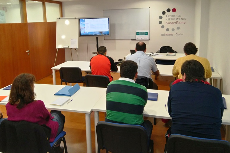 FEAFES Galicia pon en marcha un programa de habilidades prelaborais